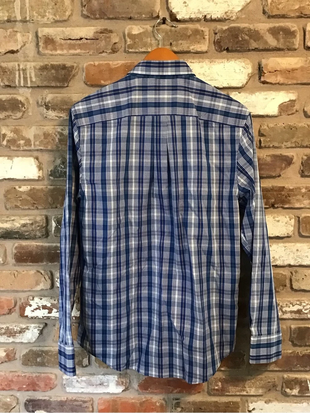 Banana Republic Men's Non-Iron Blue and White Plaid Button-Down Shirt M